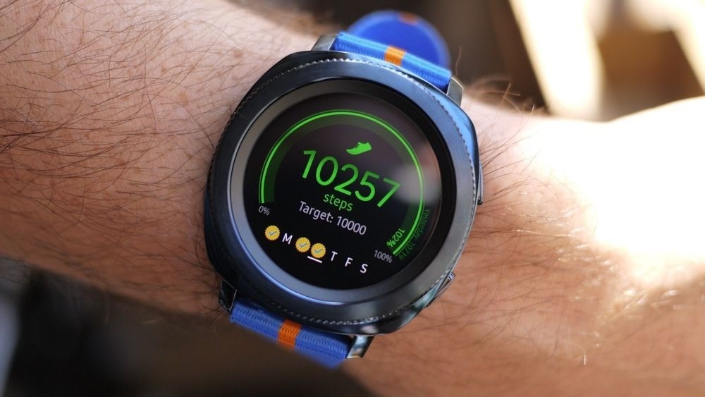 Tech Wearables: Samsung Gear Sports Watch Against Apple and Fitbit