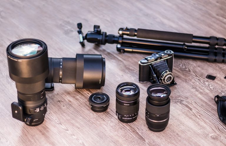 8 Best Camera Lens Cases This Year