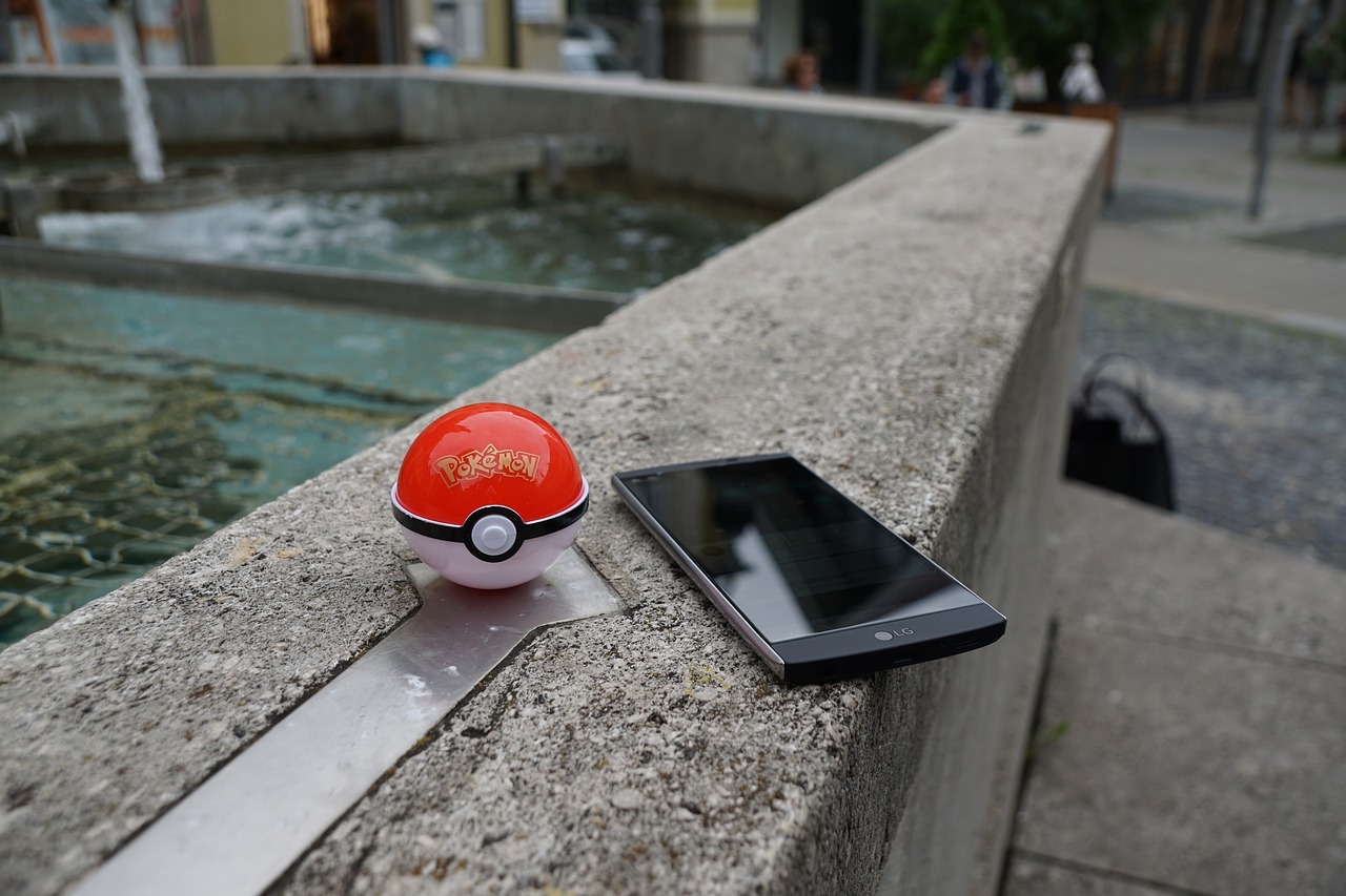 smartphone-pokemon-go-pokeball-
